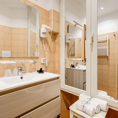 Residenza ゲストハウス 2*