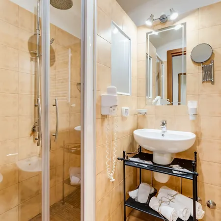 Residenza 2* ローマ